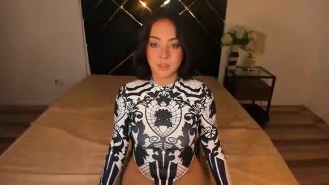 Snapshot of dayanarafox chatting on 03.04.25 CALL ME DAYAN online show from 03.04.25