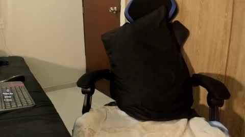 Snapshot of dayhanshelby chatting on 10.03.25 nice too meet you i m alison online show from 10.03.25