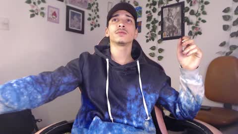 Snapshot of dazzayyy chatting on 12.27.24 dazzayy online show from 12.27.24