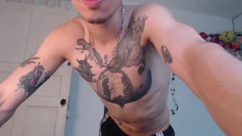 Snapshot of dazzayyy chatting on 05.01.26 dazzayy online show from 05.01.26