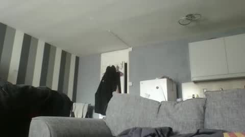 Snapshot of dazzill chatting on 10.01.25 Dazzill online show from 10.01.25