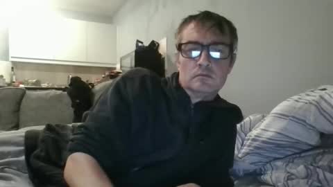 Snapshot of dazzill chatting on 10.26.25 Dazzill online show from 10.26.25