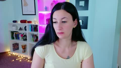 Shari online show from 04.25.26