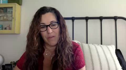 Snapshot of ddmolly chatting on 12.27.24 DDMolly online show from 12.27.24