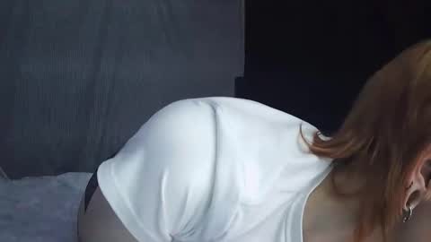 Snapshot of deadbeattwink chatting on 09.22.25 V online show from 09.22.25