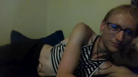 Snapshot of deadhoefreak chatting on 08.01.26 DeadHoeFreak online show from 08.01.26