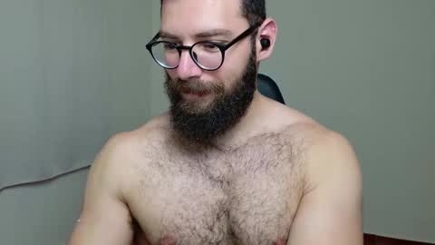 Snapshot of deanlek chatting on 10.28.25 Dean online show from 10.28.25