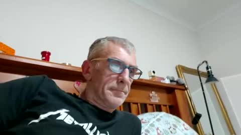 Snapshot of deanofflove221000 chatting on 01.18.25 deanofflove221000 online show from 01.18.25