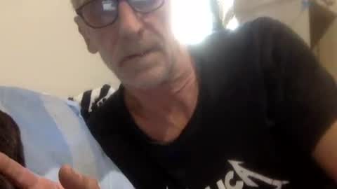 deanofflove221000 online show from 11.08.25