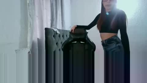 Snapshot of dear_juliet chatting on 02.17.25 Juliet online show from 02.17.25