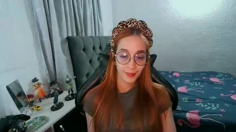 Snapshot of dear_juliet chatting on 11.25.25 Juliet online show from 11.25.25