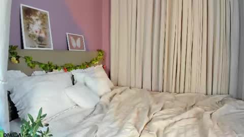 Snapshot of dearly_emily chatting on 07.12.26 Emily GMT2 Mon 10 AM - 4 PM Wed 10 AM - 4 PM Thu 10 AM - 4 PM Fri 10 AM - 4 PM Sat 10 AM - 4 PM online show from 07.12.26