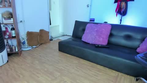 Snapshot of dearmilu28 chatting on 02.10.25 dearmilu28 online show from 02.10.25