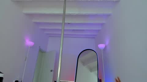 Snapshot of dearmilu28 chatting on 03.10.25 dearmilu28 online show from 03.10.25