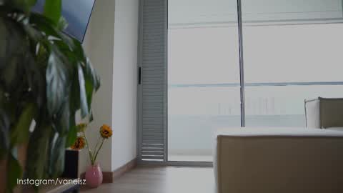 Snapshot of dearnina chatting on 09.19.25 NINA   30OFF online show from 09.19.25