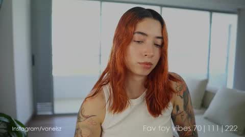 Snapshot of dearnina chatting on 09.23.25 NINA   30OFF online show from 09.23.25