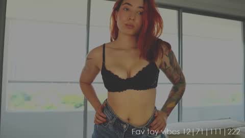 Snapshot of dearnina chatting on 10.09.25 NINA   30OFF online show from 10.09.25