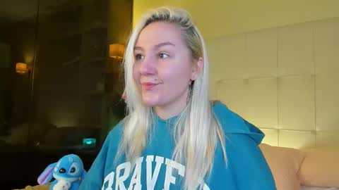 Debbie Mon Tue Fri Sun Sat GMT 3 1000am - 0400pm  online show from 01.08.26