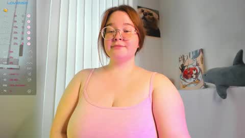 Snapshot of debbiewood chatting on 10.19.25 DeboraDebbieDee online show from 10.19.25