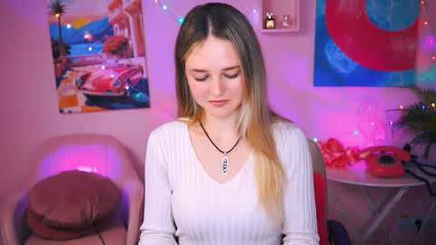 Snapshot of deboralarson chatting on 12.10.24 Debora online show from 12.10.24