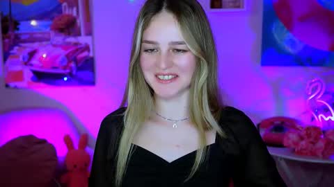 Snapshot of deboralarson chatting on 02.11.25 Debora online show from 02.11.25