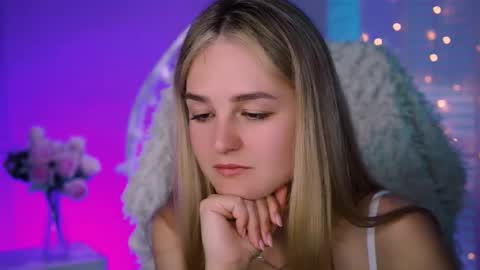 Snapshot of deboralarson chatting on 09.11.25 Debora online show from 09.11.25