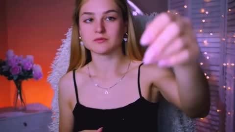 Snapshot of deboralarson chatting on 09.30.25 Debora online show from 09.30.25