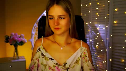 Snapshot of deboralarson chatting on 11.17.25 Debora online show from 11.17.25