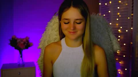 Snapshot of deboralarson chatting on 11.30.25 Debora online show from 11.30.25