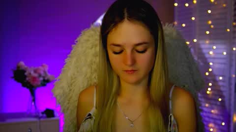 Snapshot of deboralarson chatting on 12.02.25 Debora online show from 12.02.25