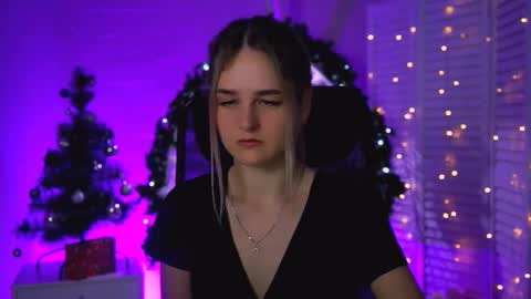 Snapshot of deboralarson chatting on 12.23.25 Debora online show from 12.23.25