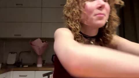 Hello My name is Sarah im new model here and little but shy. online show from 01.11.26