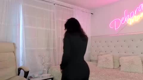 Snapshot of deboramom chatting on 12.19.25 DeboraMom online show from 12.19.25