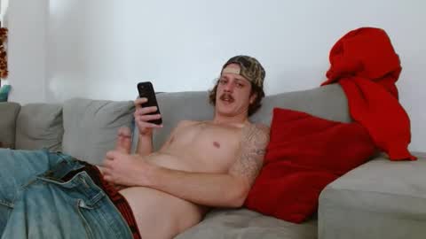 Snapshot of decentdick93 chatting on 12.12.24 Decentdick93 online show from 12.12.24