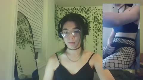 deciduousdoll online show from 09.14.25