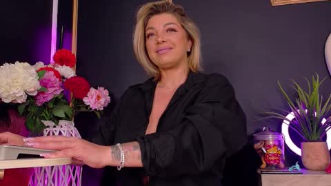 Deea online show from 10.18.25