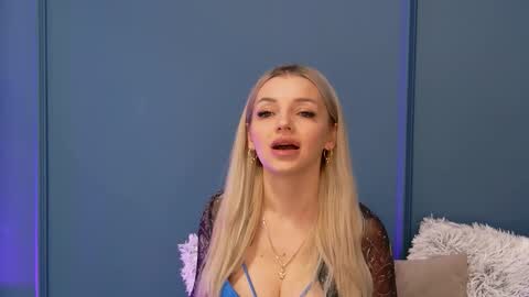 DeeaVIP online show from 02.14.26