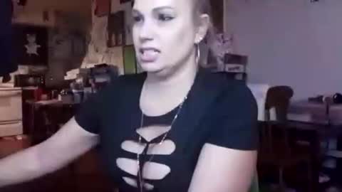 Snapshot of deedeemarie02 chatting on 11.29.25 Deedeemarie02 online show from 11.29.25