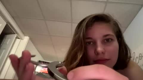 Snapshot of deepthroatqueen33 chatting on 10.23.25 deepthroatqueen33 online show from 10.23.25