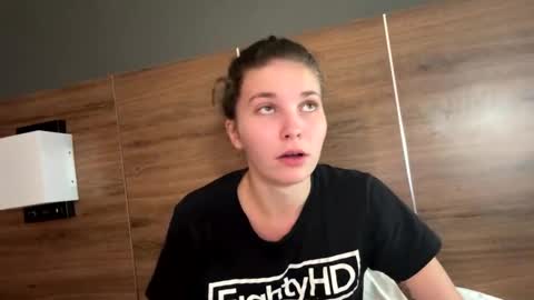 Snapshot of deepthroatqueen33 chatting on 03.04.26 deepthroatqueen33 online show from 03.04.26