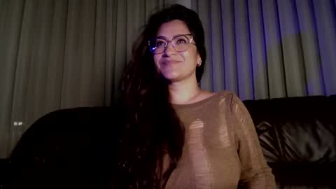 Snapshot of deesseluxure_ chatting on 01.05.25 Andre online show from 01.05.25