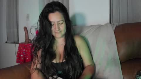 Snapshot of deesseluxure_ chatting on 11.19.25 Andre online show from 11.19.25