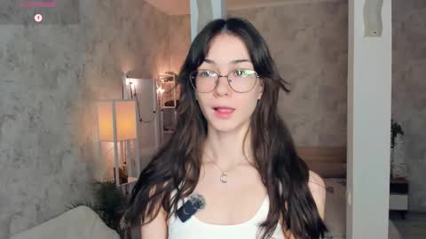 Snapshot of defeded_lovee chatting on 11.08.25 Amy online show from 11.08.25