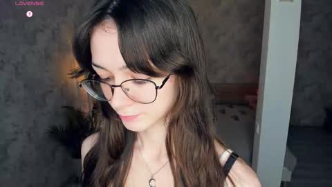 Snapshot of defeded_lovee chatting on 11.19.25 Amy online show from 11.19.25