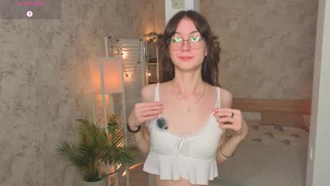 Snapshot of defeded_lovee chatting on 11.21.25 Amy online show from 11.21.25