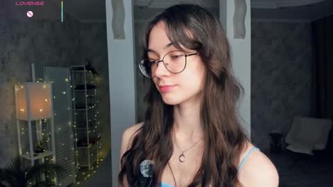 Snapshot of defeded_lovee chatting on 11.30.25 Amy online show from 11.30.25