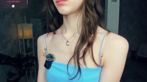 Snapshot of defeded_lovee chatting on 12.05.25 Amy online show from 12.05.25