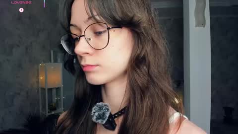 Snapshot of defeded_lovee chatting on 12.17.25 Amy online show from 12.17.25