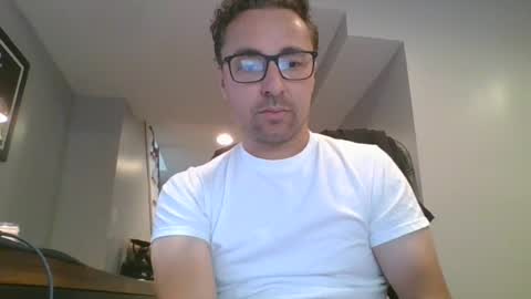 Snapshot of defualtcommand_obey chatting on 07.20.26 defualtcommand_obey online show from 07.20.26