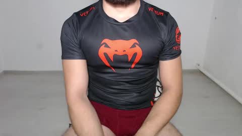 Snapshot of defuego_ chatting on 01.02.25 defuego online show from 01.02.25